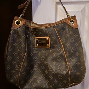 Louis Vuitton Galliera PM